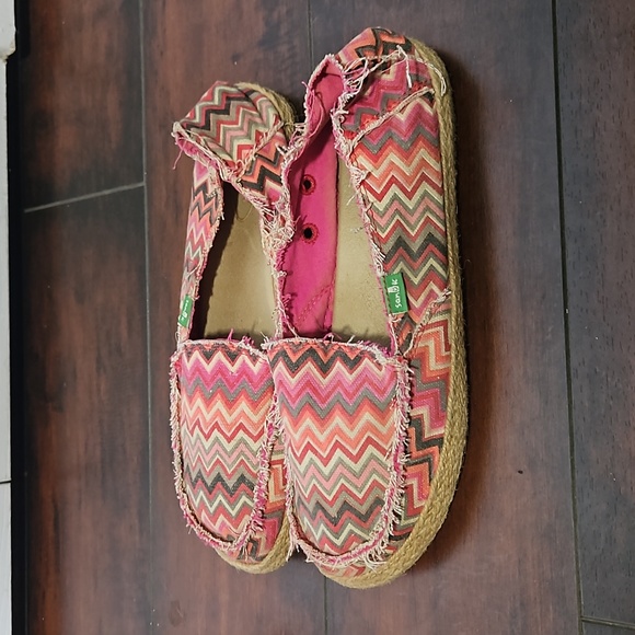 Zigzag Sanuk - Picture 2 of 3